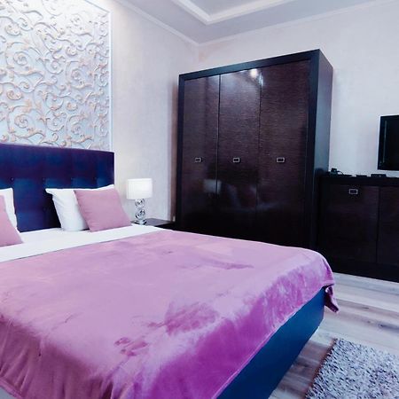 Best Apartment Plosha Rynok Lviv Buitenkant foto
